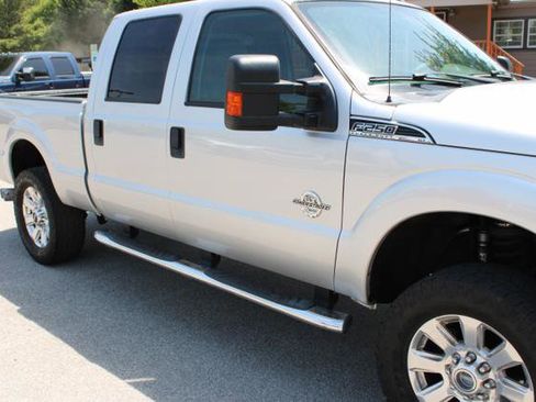 Used 2016 Ford F250 XLT AWD/4WD image 10