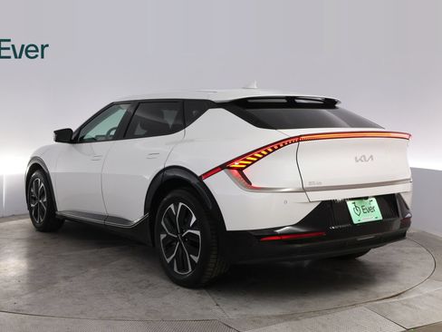 Used 2022 Kia EV6 Wind RWD image 17