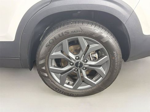 Used 2024 Kia Seltos LX AWD/4WD image 34