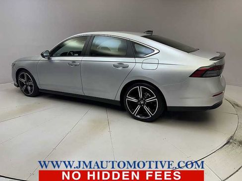 Used 2024 Honda Accord Sport image 3