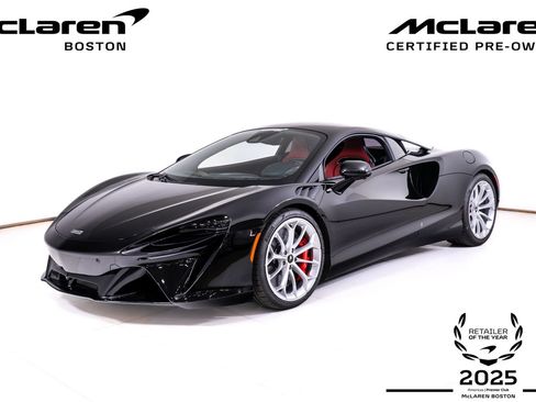 Used 2024 McLaren Artura RWD image 1