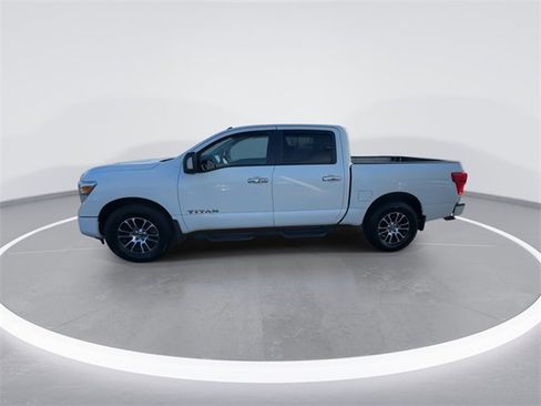 Used 2021 Nissan Titan SV w/ SV Convenience Package image 5