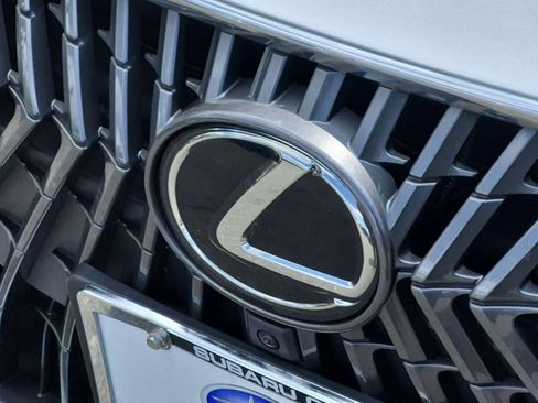 Used 2024 Lexus ES 300h w/ Technology Package FWD image 12