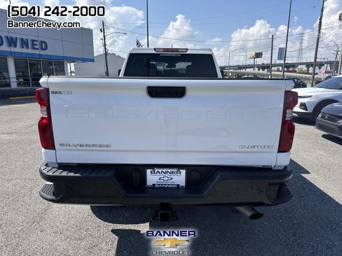 Used 2024 Chevrolet Silverado 2500 Custom w/ Custom Value Package image 6