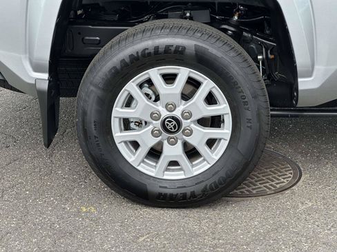 Used 2026 Toyota Tacoma SR5 AWD/4WD image 8