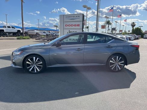 Used 2022 Nissan Altima 2.5 SR image 9