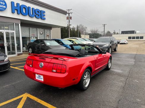 Used 2006 Ford Mustang Convertible image 12