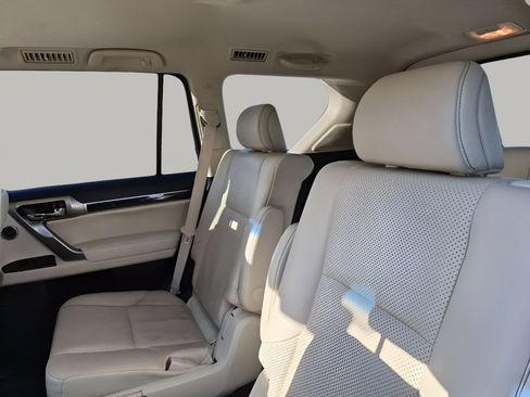 Used 2023 Lexus GX 460 Luxury w/ Sport Design Package AWD/4WD image 22