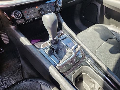 Used 2023 Jeep Compass Limited image 18