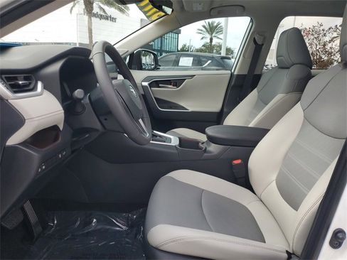 Used 2025 Toyota RAV4 Limited image 16