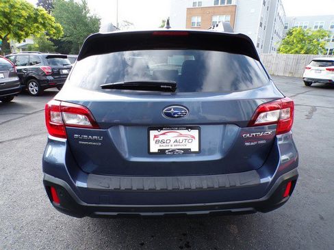 Used 2018 Subaru Outback 2.5i Limited AWD/4WD image 4