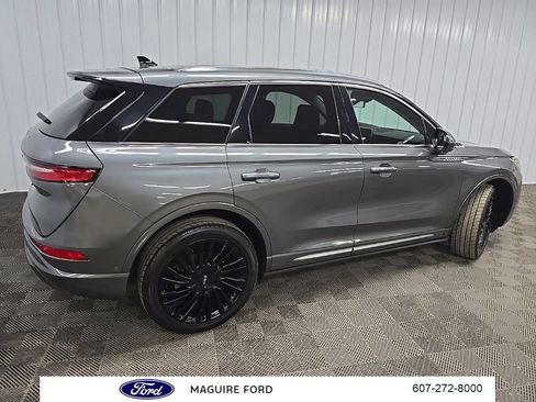 Used 2022 Lincoln Corsair Reserve w/ Equipment Group 201A FWD image 3