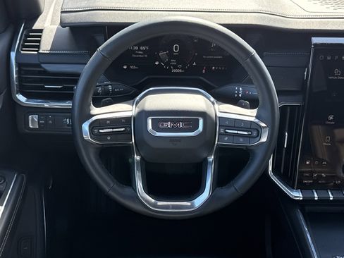 Used 2024 GMC Acadia Elevation image 15