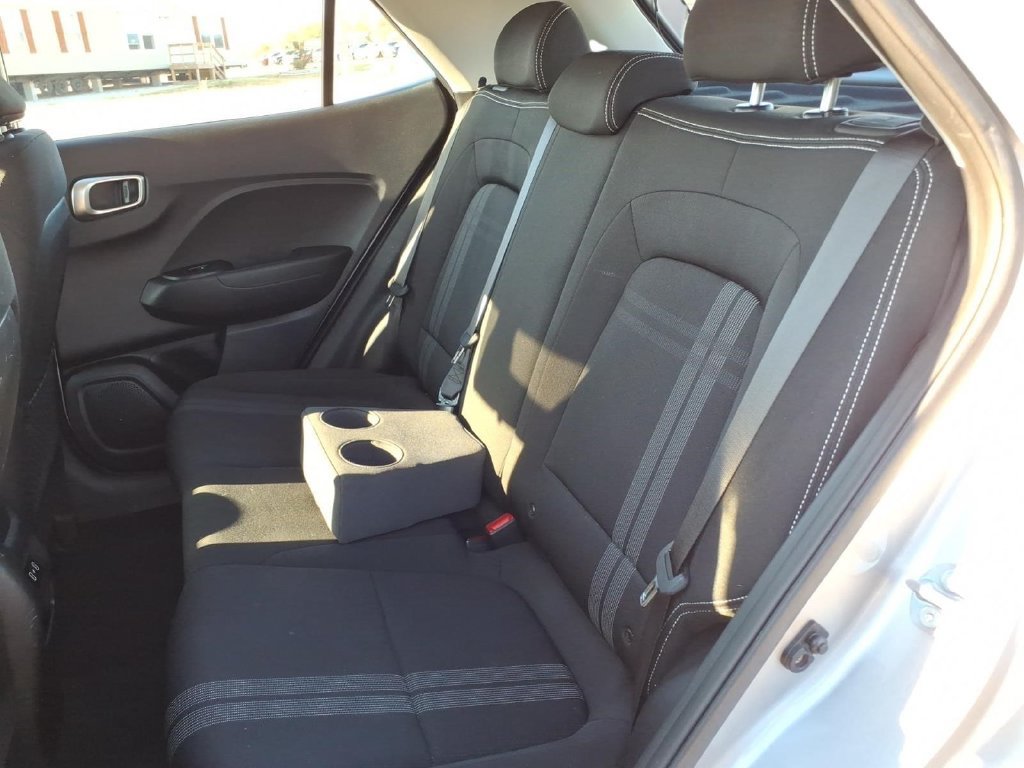 Used 2025 Hyundai Venue SEL FWD image 16