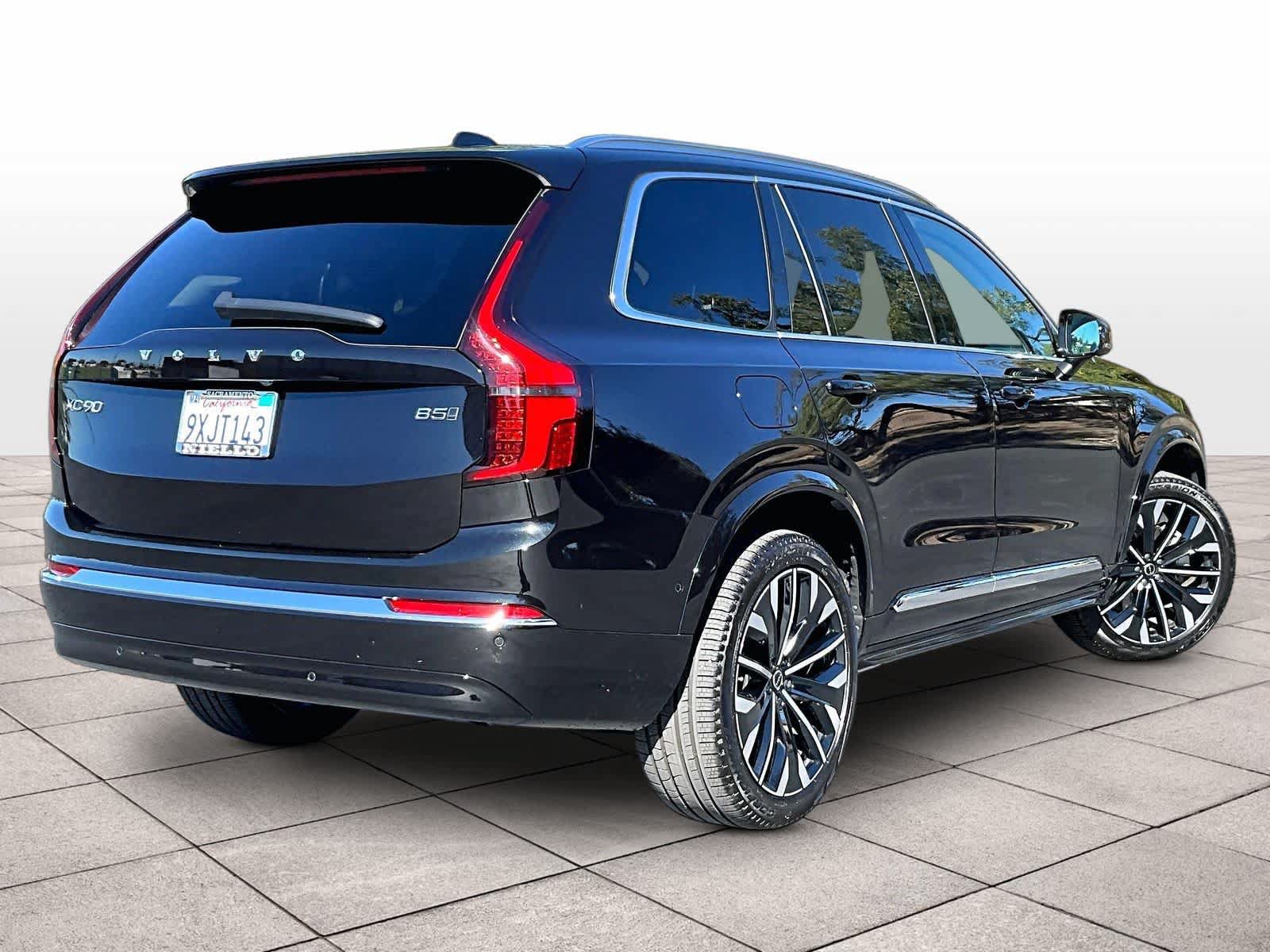 Used 2026 Volvo XC90 B5 Plus w/ Protection Package AWD/4WD image 17