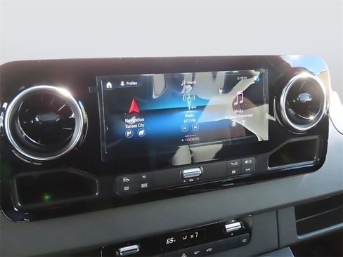 Used 2024 Mercedes-Benz Sprinter 2500 image 36