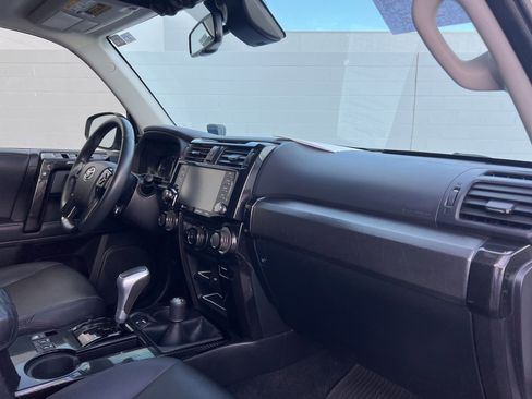 Used 2020 Toyota 4Runner TRD Off-Road Premium w/ Moonroof Package AWD/4WD image 24
