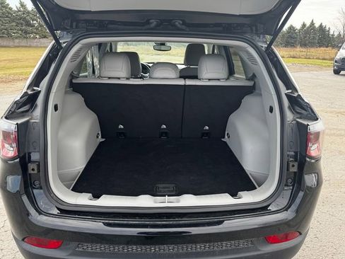 Used 2022 Jeep Compass Limited image 17