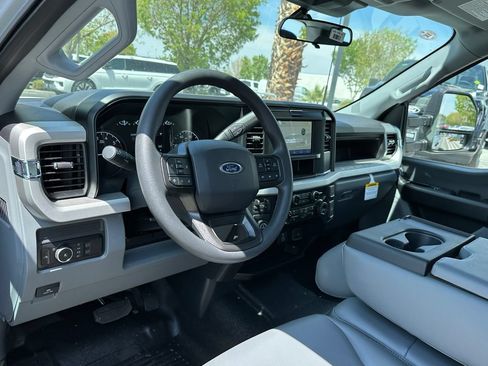 New 2026 Ford F250 XL w/ XL Chrome Package RWD image 21