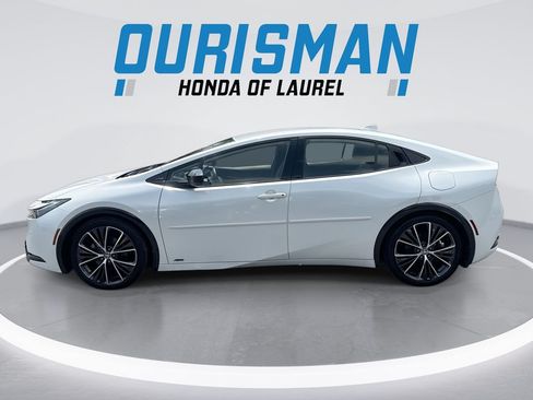 Used 2023 Toyota Prius XLE AWD/4WD image 5