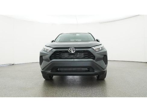 Used 2025 Toyota RAV4 XLE w/ Convenience Package FWD image 31