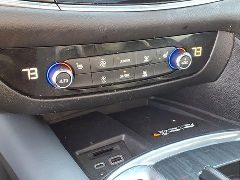 Used 2024 Buick Enclave Essence w/ Experience Buick Package image 10