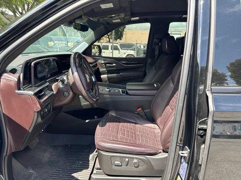 Used 2024 Cadillac Escalade Sport Platinum AWD/4WD image 10