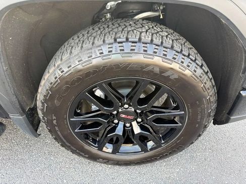 Used 2022 GMC Sierra 1500 Elevation w/ Preferred Package AWD/4WD image 7
