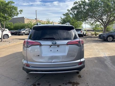 Used 2017 Toyota RAV4 XLE image 6