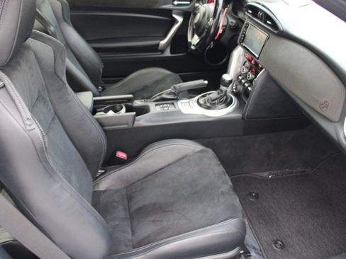 Used 2018 Toyota 86 image 14