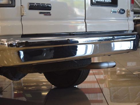 Used 2014 Ford E-350 and Econoline 350 XLT image 26