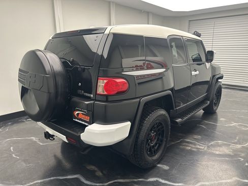 Used 2011 Toyota FJ Cruiser 4WD image 3