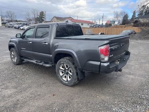 Used 2017 Toyota Tacoma Limited image 6