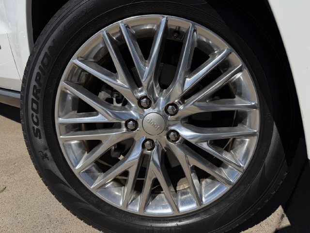 Used 2018 Jeep Grand Cherokee Summit w/ Trailer Tow Group IV RWD image 9