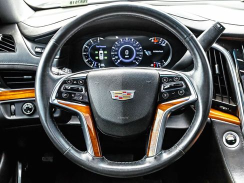 Used 2016 Cadillac Escalade Luxury AWD/4WD image 13