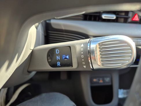 Used 2025 Hyundai Ioniq 5 SE image 17