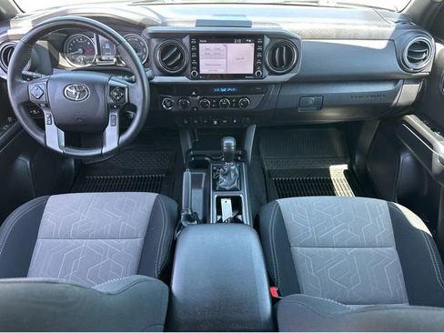 Used 2022 Toyota Tacoma TRD Off-Road w/ Technology Package AWD/4WD image 8
