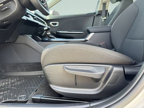New 2026 Kia K4 FWD image 22