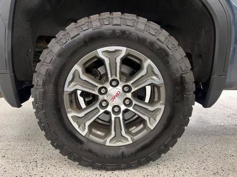 Used 2019 GMC Sierra 1500 SLE w/ SLE Value Package AWD/4WD image 38