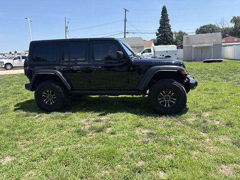 Used 2024 Jeep Wrangler Unlimited Sport AWD/4WD image 4