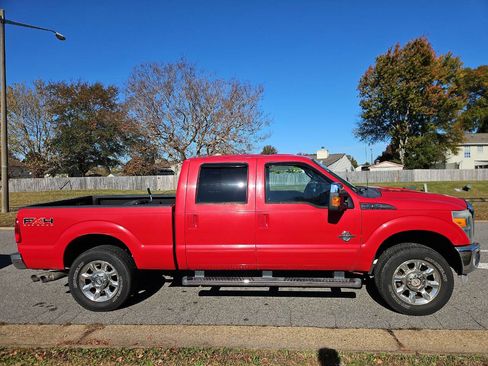 Used 2011 Ford F250 Lariat w/ Lariat Interior Pkg image 8