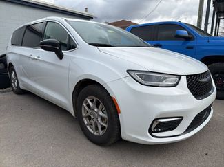 Used 2024 Chrysler Pacifica Touring-L video 1