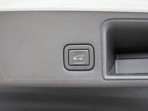 Used 2023 GMC Terrain Denali w/ Denali Premium Package image 10