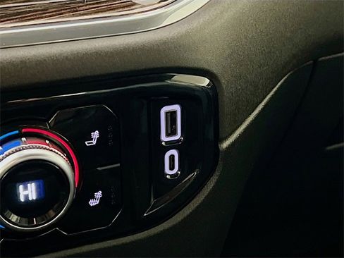 Used 2024 GMC Sierra 1500 Elevation image 21