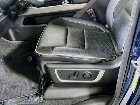 Used 2023 RAM 1500 Laramie AWD/4WD image 19