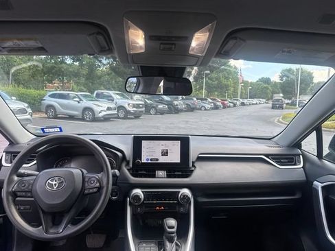 Used 2025 Toyota RAV4 XLE FWD image 9