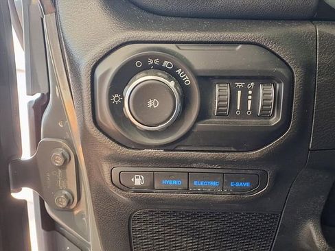 Certified 2022 Jeep Wrangler Unlimited Sahara image 16