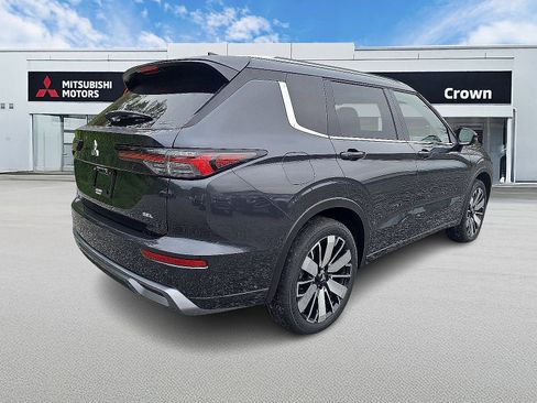 New 2025 Mitsubishi Outlander SEL image 4