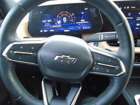 Certified 2025 Chevrolet Equinox ACTIV w/ Safety and Technology Package image 8