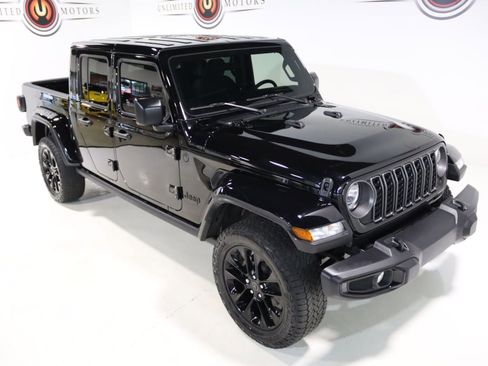 Used 2024 Jeep Gladiator Sport AWD/4WD image 22